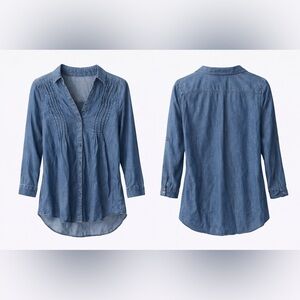 Gloria Vanderbilt Blue Chambray Pintuck Button-Down Shirt